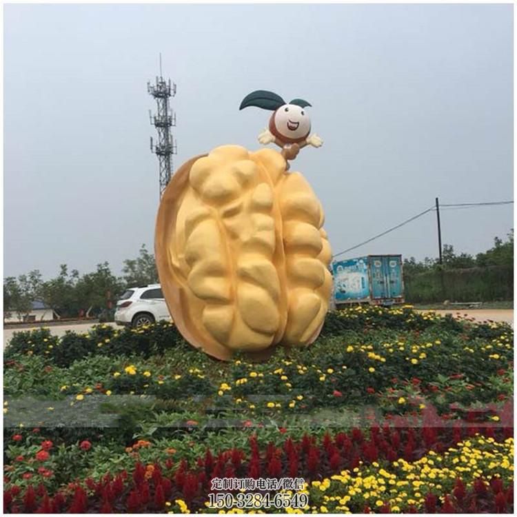 彩绘核桃雕塑 悬空餐饮店摆件 街头雕塑